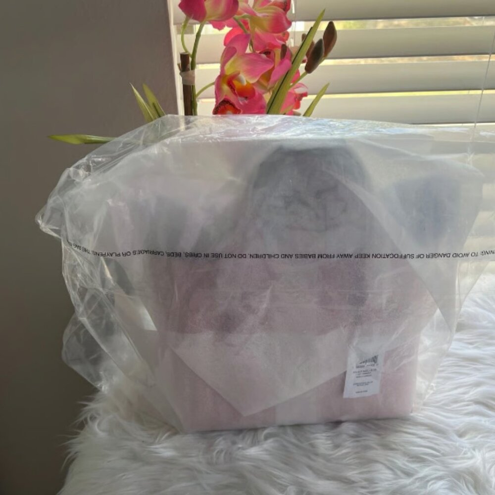 NWT Coach Mollie Tote Bag 25 In Signature Canvas in Powder Pink CAL50 - Picture 5 of 5